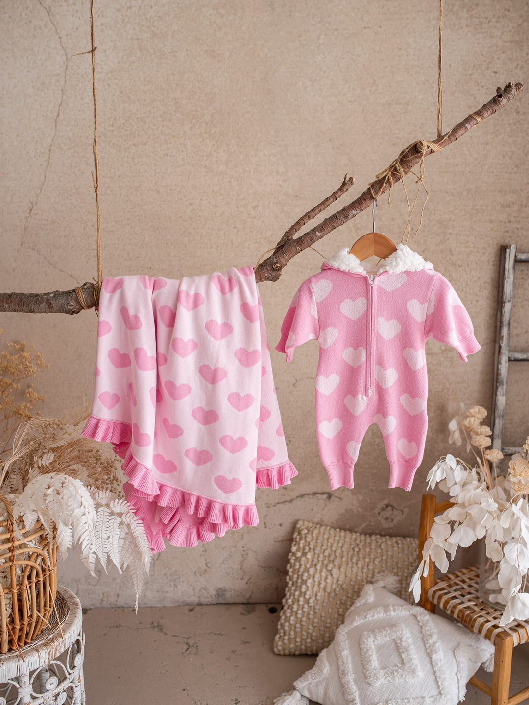 Lovebug - Frill Knitted Baby Blanket - Pink