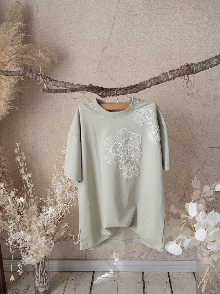Love & Lace T-Shirt for Mamas - Dusty Sage