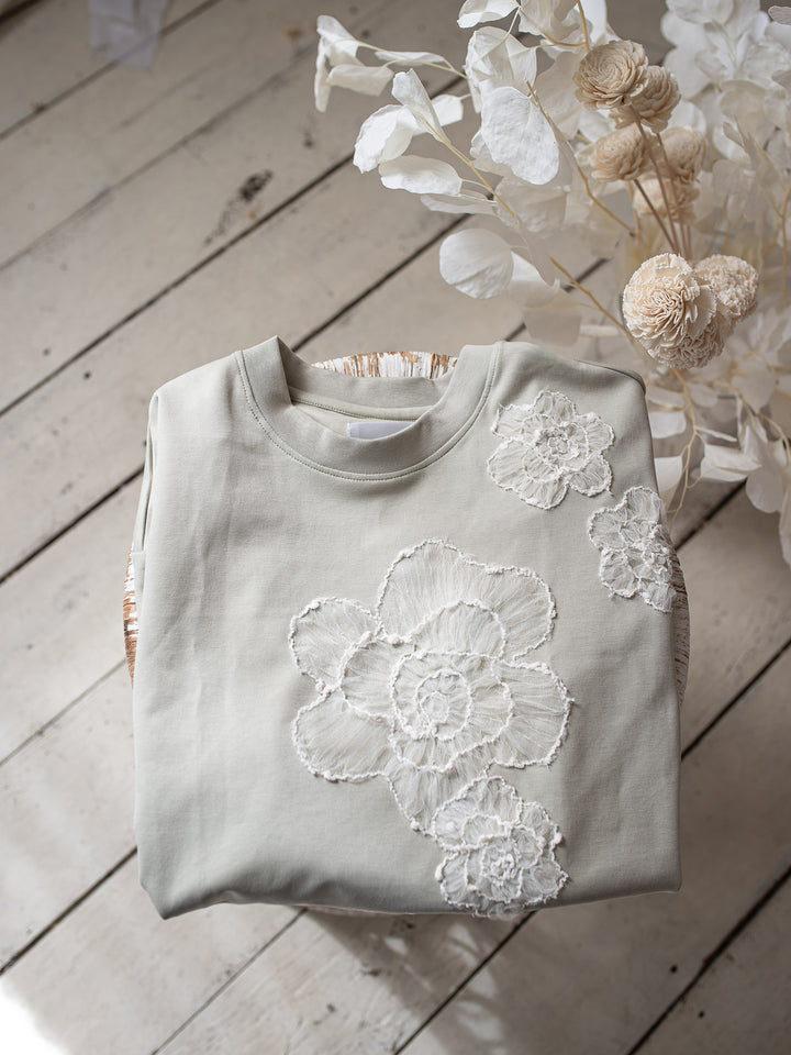 Love & Lace T-Shirt for Mamas - Dusty Sage