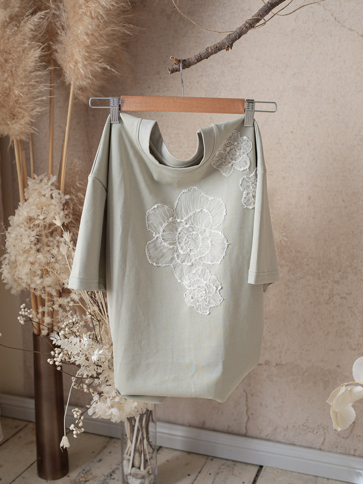 Love & Lace T-Shirt for Mamas - Dusty Sage
