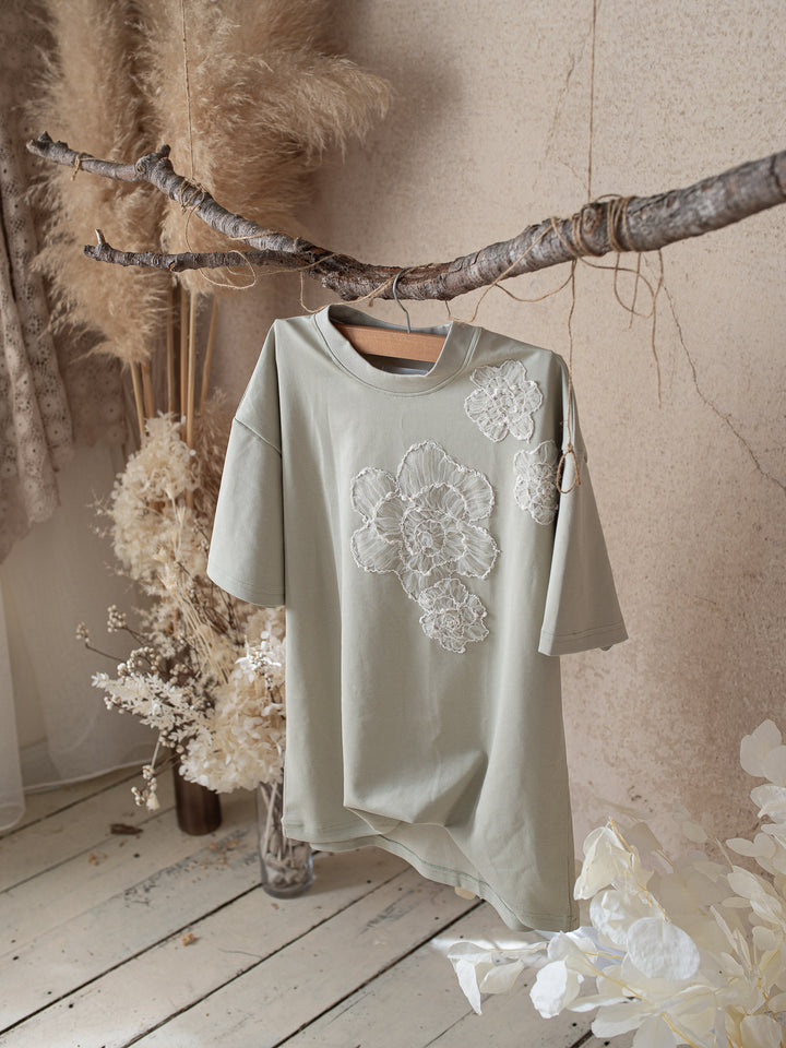 Love & Lace T-Shirt for Mamas - Dusty Sage