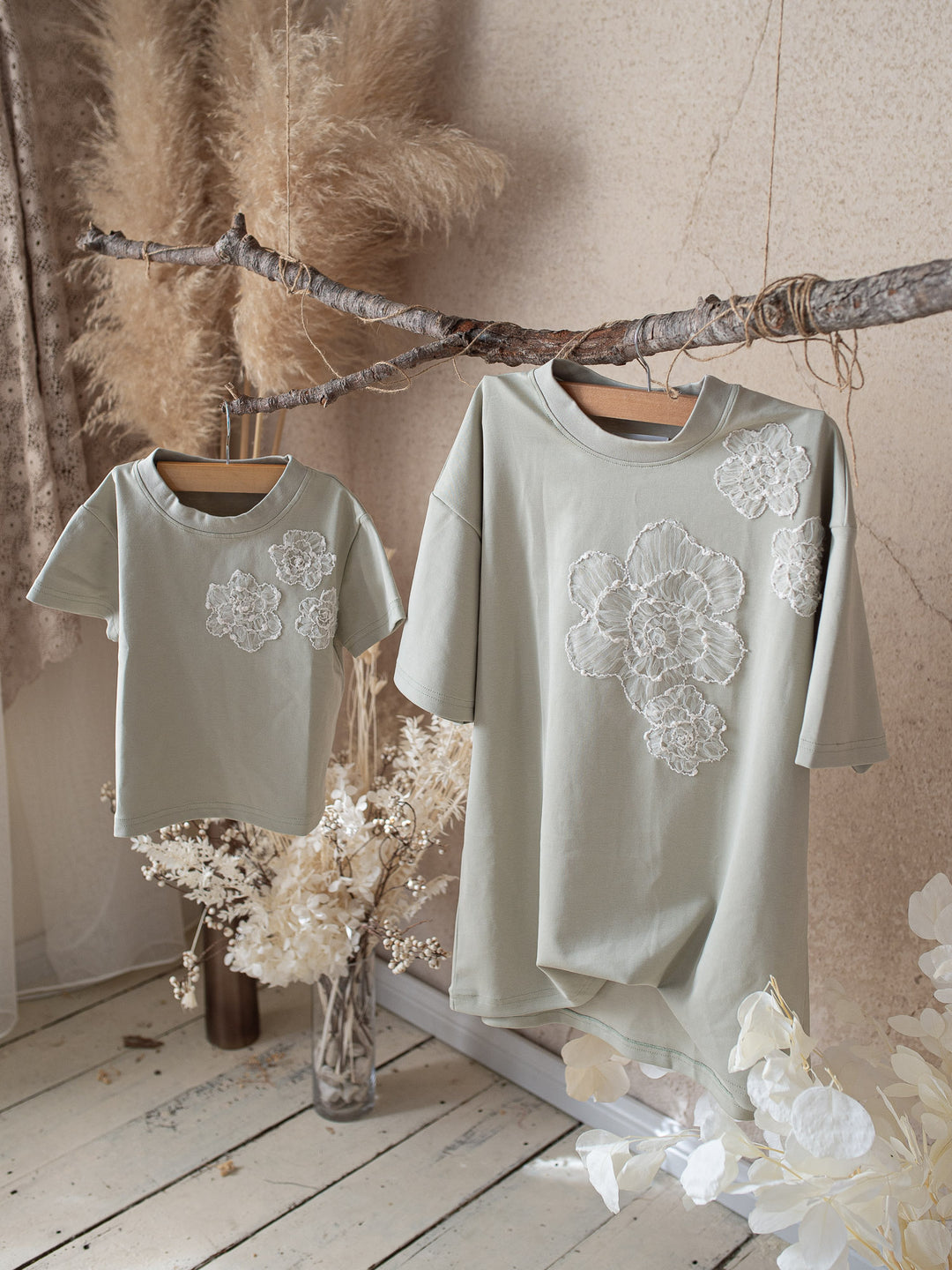 Love & Lace T-Shirt for Mamas - Dusty Sage