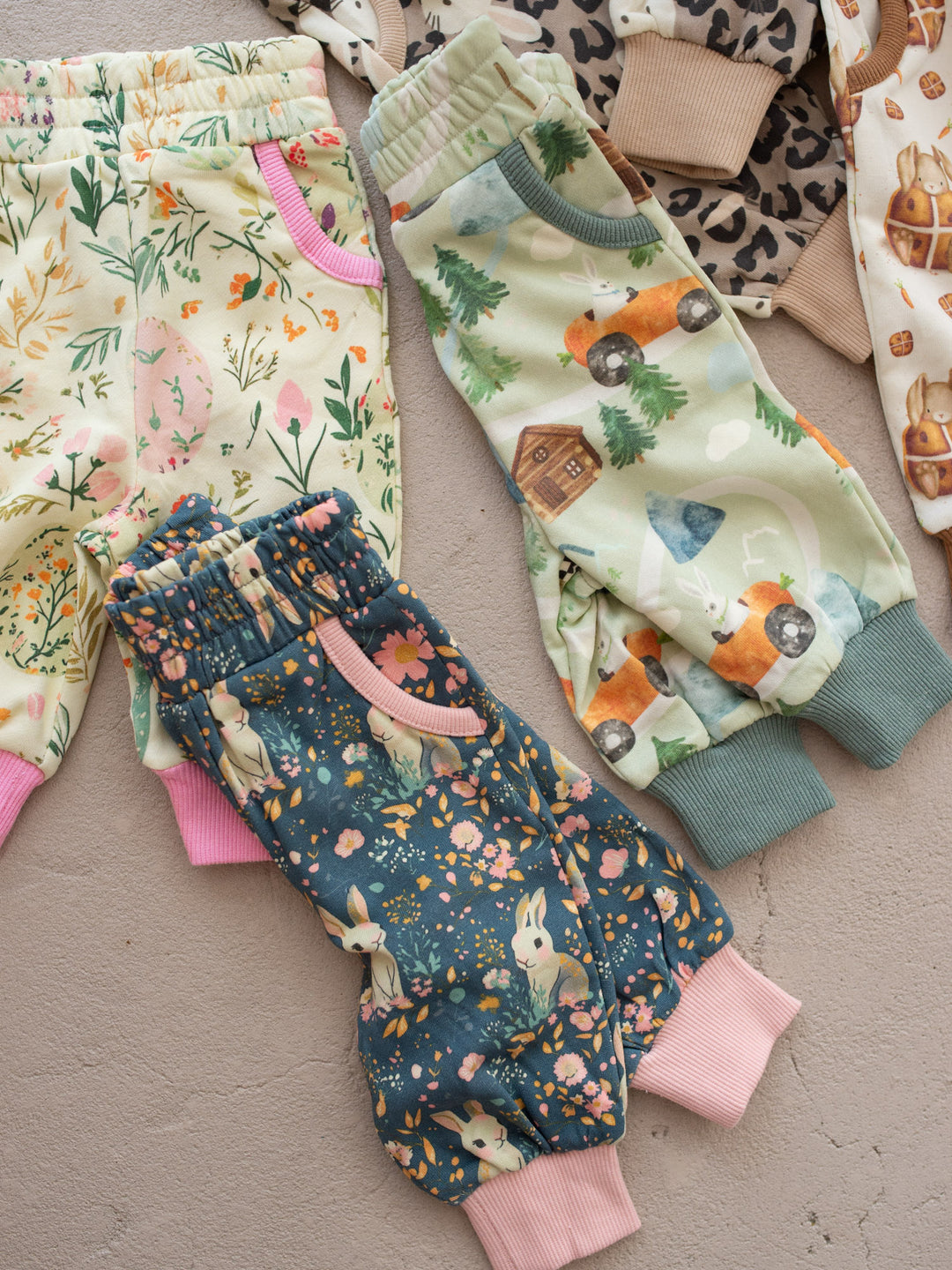 Bunny & Friends Sweatpants – Adventure Bunny