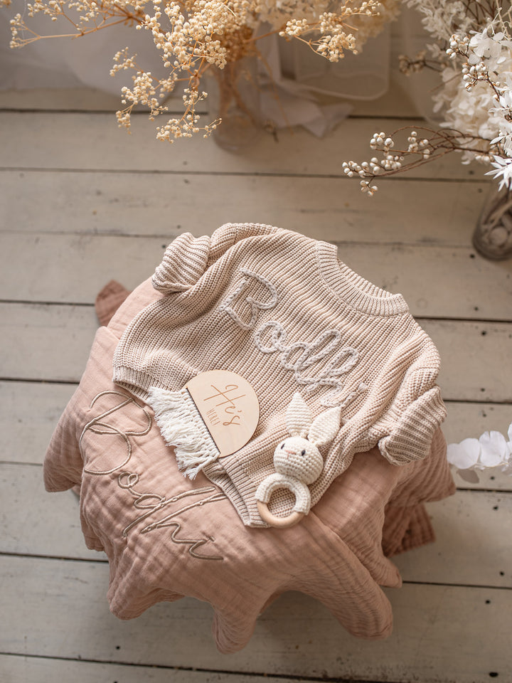 Written in Thread Sweater - Oatmeal / Beige