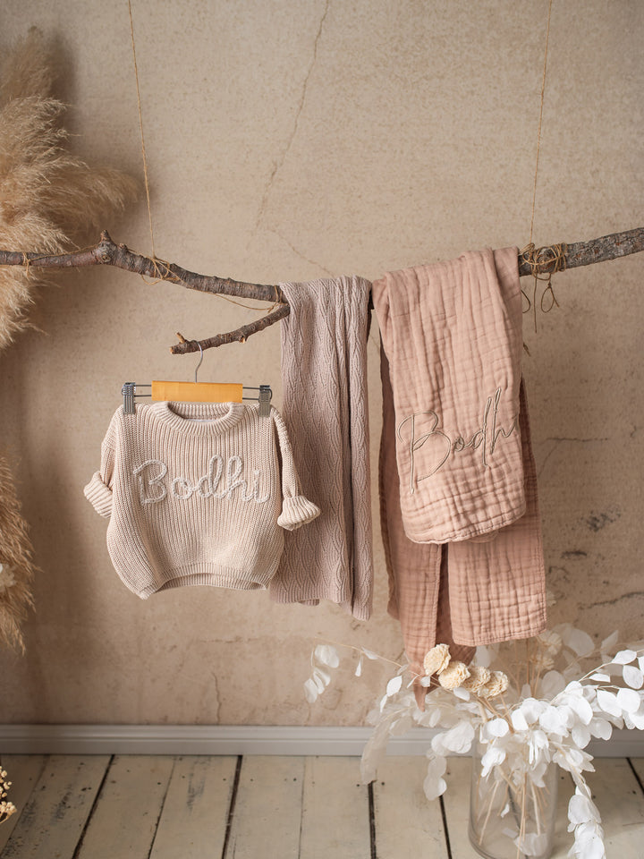Written in Thread Sweater - Oatmeal / Beige