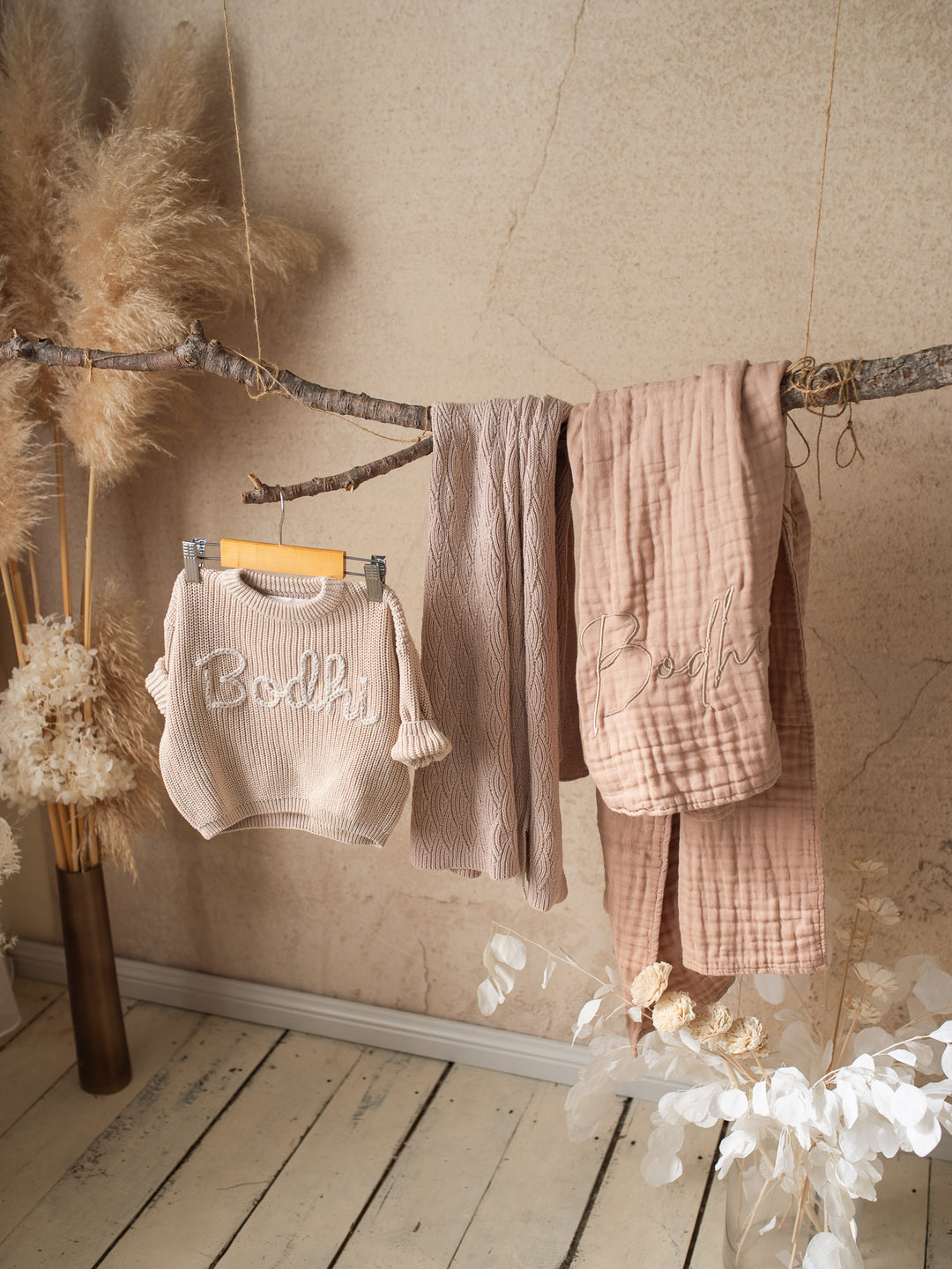 Written in Thread Sweater - Oatmeal / Beige