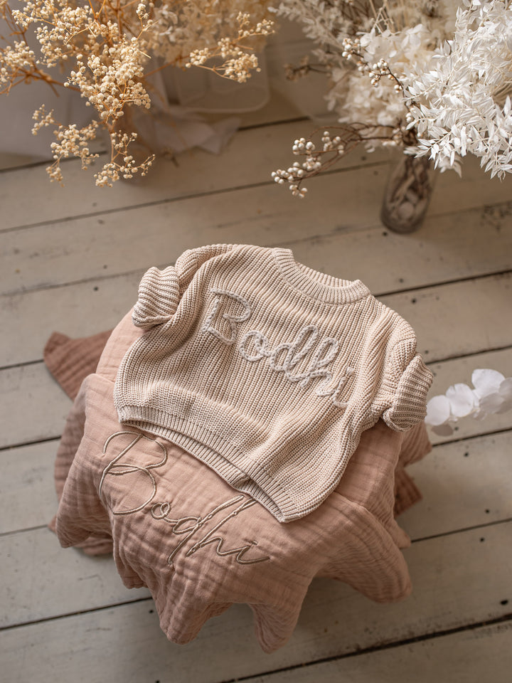 Written in Thread Sweater - Oatmeal / Beige