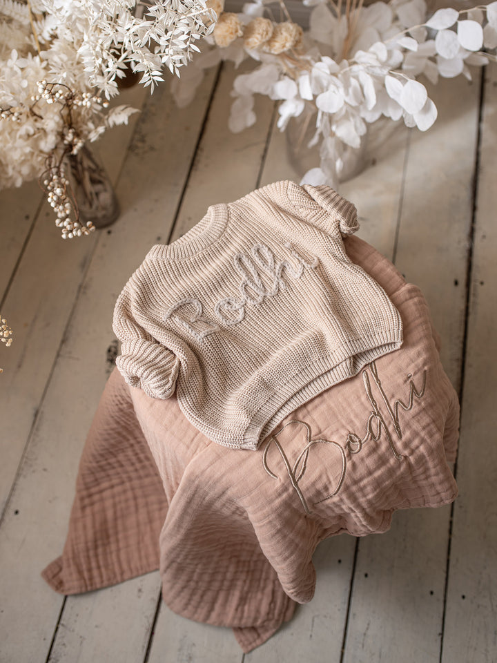 Written in Thread Sweater - Oatmeal / Beige
