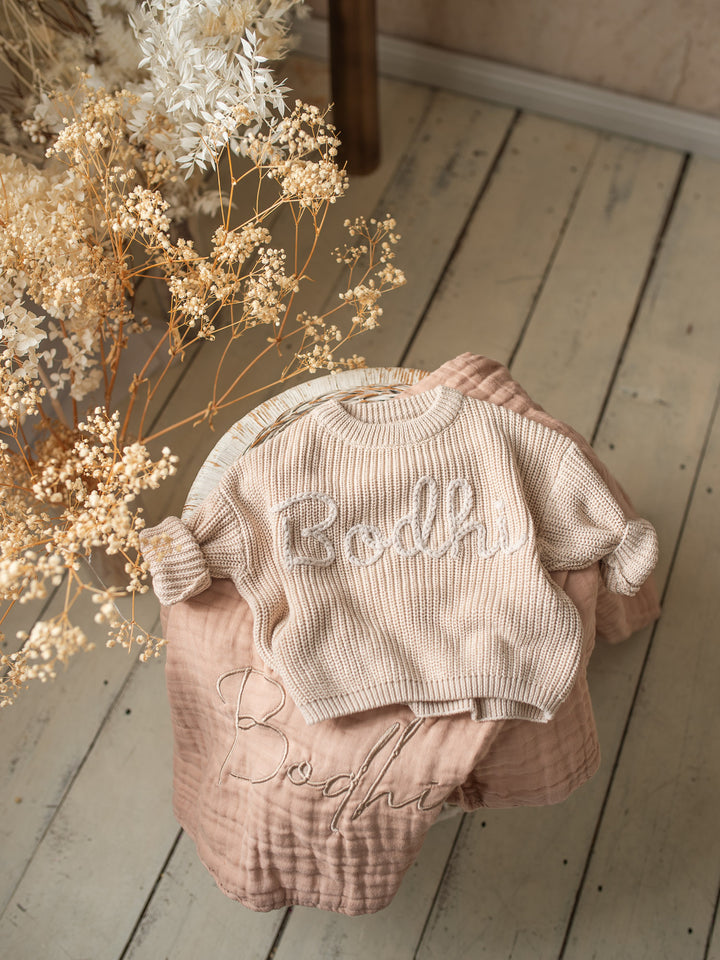 Written in Thread Sweater - Oatmeal / Beige