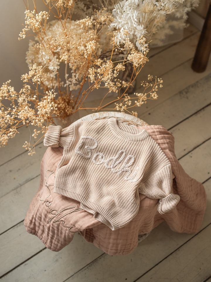 Written in Thread Sweater - Oatmeal / Beige
