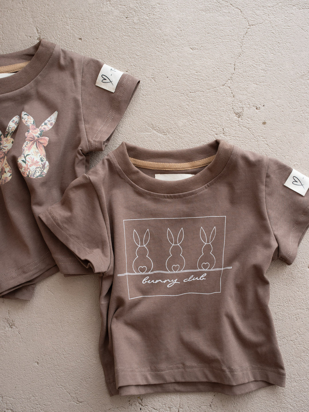 Bunny Club Tee - Taupe